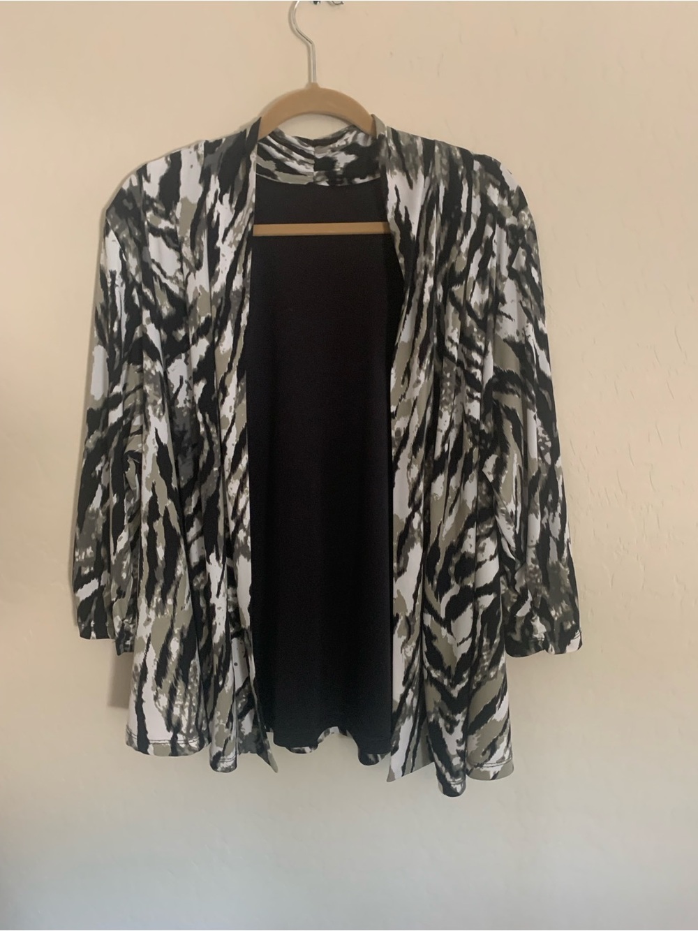 Taupe, Black & White Abstract Print Open Cardigan Size 3